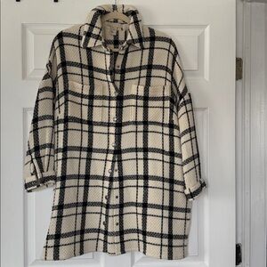 H&M Oversized Lightweight Plaid Button-Up Shirt Jacket -Shacket  - Size 2/Small